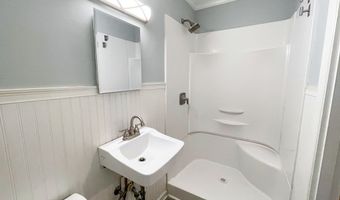 111 SE Rosewood Dr, Albany, GA 31705
