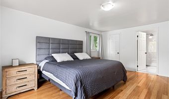60 Fennec Ln, Amherst, NY 14051