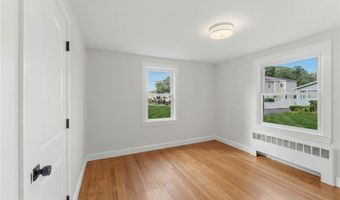 28 Plain St, East Providence, RI 02916