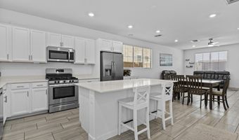 1092 E NEWLAND Dr, Chandler, AZ 85286