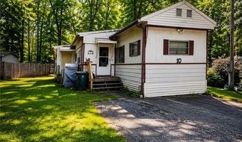 10 Woodridge Dr, Burrillville, RI 02839