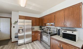205 Victoria Dr, Alexandria, MN 56308