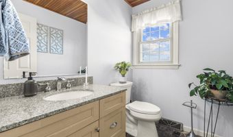 58 Lantern View Dr, Branford, CT 06405