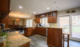 3 Old Dodgingtown Rd, Bethel, CT 06801