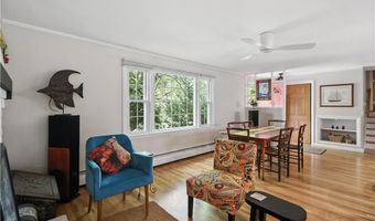 70 Lindley Ave, North Kingstown, RI 02852