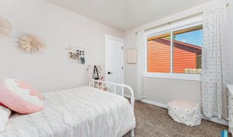 208 W Chapelwood Dr, Brandon, SD 57005