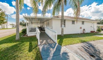 26 Leisure Dr, Auburndale, FL 33823