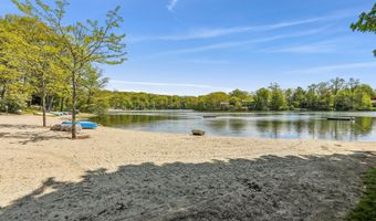 4 Alan Rd, Danbury, CT 06810