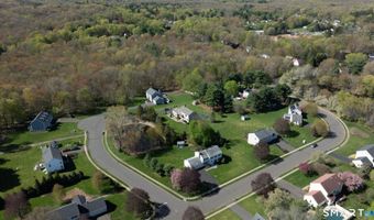 5 Pondside Pl, Cheshire, CT 06410