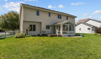 512 W ROLLING MEADOWS Ln, Appleton, WI 54913