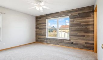1415 Deerfield Dr, North Liberty, IA 52317