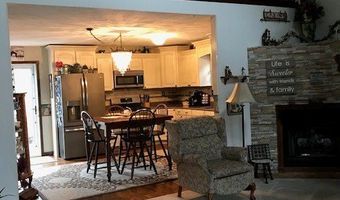 61 Mannon Dr, Alum Creek, WV 25003