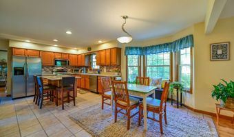 5 Warwick Ln, Athens, OH 45701
