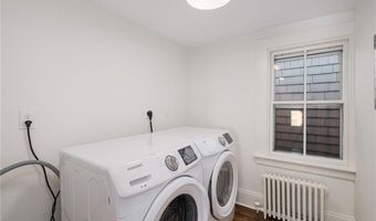 23 Mt. Vernon St, Newport, RI 02840