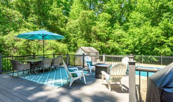 78 Deer Run Dr, Colchester, CT 06415