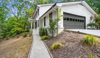 813 Lakeshore Dr, Berkeley Lake, GA 30096