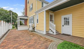 34 Burnett St, Johnston, RI 02919