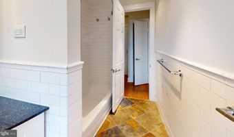 18 9TH St NE 405, Washington, DC 20002