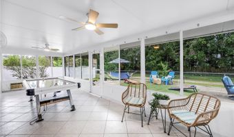 303 LAKEWAY Ln, Apollo Beach, FL 33572