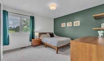 5049 Birdie Ln, Ann Arbor, MI 48103