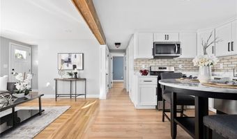 17 Loring St, Cranston, RI 02920