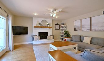 1350 W Barnwall Dr, Addison, IL 60101
