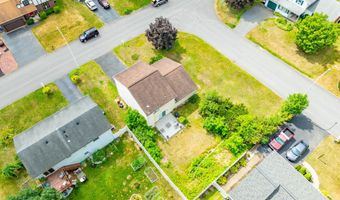 15 W Meadow Dr, Albany, NY 12203