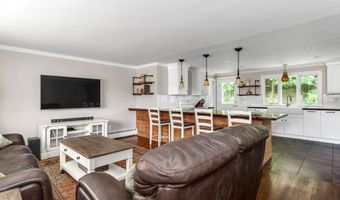 100 Blackstone St, Blackstone, MA 01504