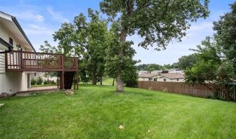 628 Hickory Knoll Ct, Ballwin, MO 63021