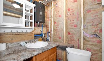 219 E Clinton St, Autryville, NC 28318