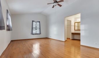 820 Red Coach Ln, Algonquin, IL 60102