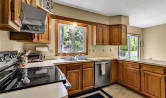 25 Fifth Ave, Amherst, NY 14221