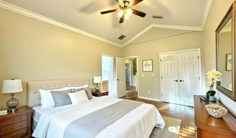 900 PARADISE Ln, Atlantic Beach, FL 32233