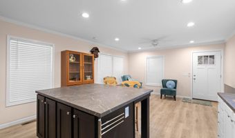 1 Country Manor Rd, Beaufort, SC 29906