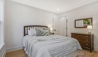 1014 QUEEN St, Alexandria, VA 22314