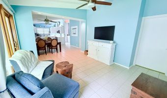827 Kalalea St, Honolulu, HI 96825
