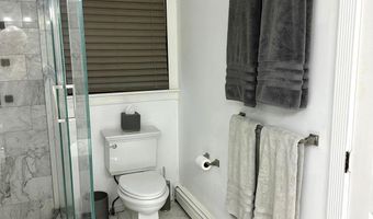 19 CENTER St, Barnegat, NJ 08005