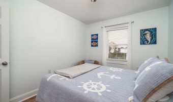 202 Dobbs St C, Atlantic Beach, NC 28512