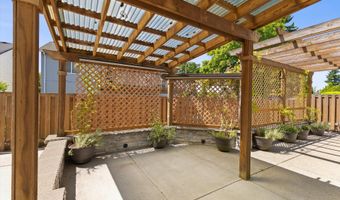 12800 JOYS Dr, Oregon City, OR 97045