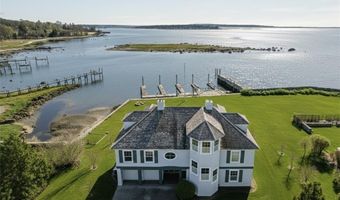 9 Hope St, Bristol, RI 02809
