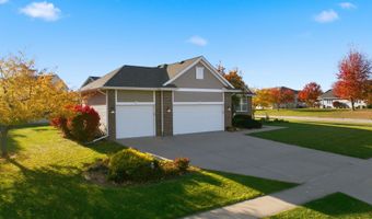 912 10th Avenue Pl, Altoona, IA 50009