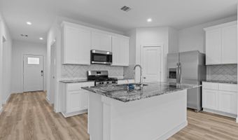 237 Amy St, Angleton, TX 77515