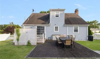 1 Adelaide Ave, Bristol, RI 02809
