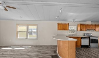92 Bayview Pkwy, Middletown, RI 02842