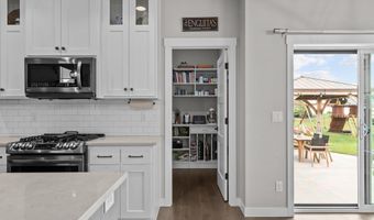 W5553 HOELZEL Way, Appleton, WI 54915