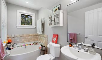 40 Hohani Pl, Haiku, HI 96708