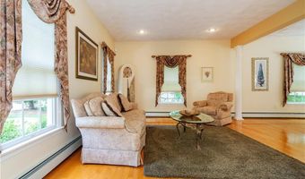 38 Mark Dr, Lincoln, RI 02865