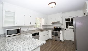 901 Glendale Dr, Aberdeen, NC 28315