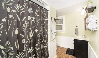 128 S Main St, Avilla, IN 46710