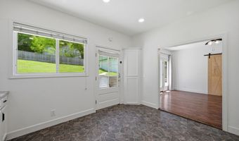 202 Walnut St, Anderson, MO 64831